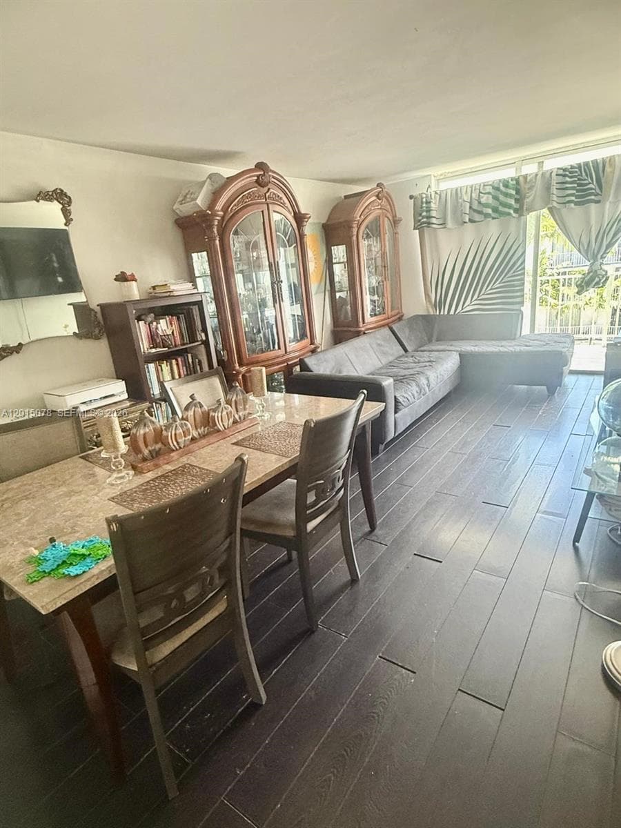 488 NW 165th St Rd # 512, Miami FL 33169