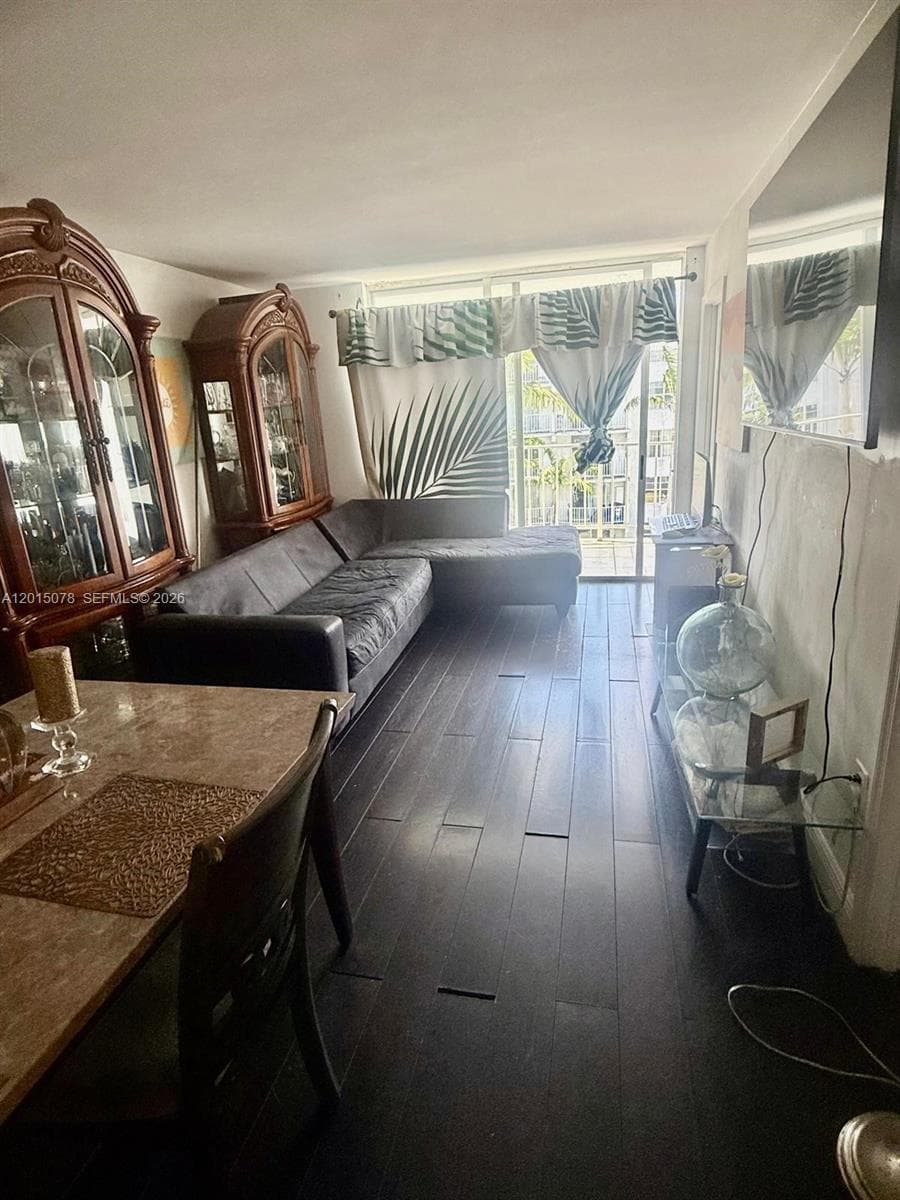 488 NW 165th St Rd # 512, Miami FL 33169