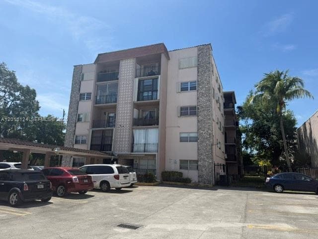 3640 NW 9th St # 201, Miami FL 33125
