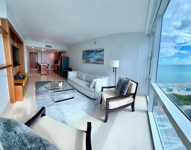 6801 Collins Ave, Miami Beach FL 33141