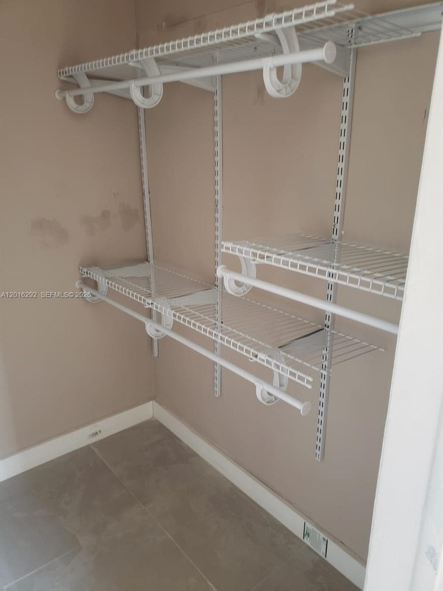 1800 NW 19th St # 9, Miami FL 33125