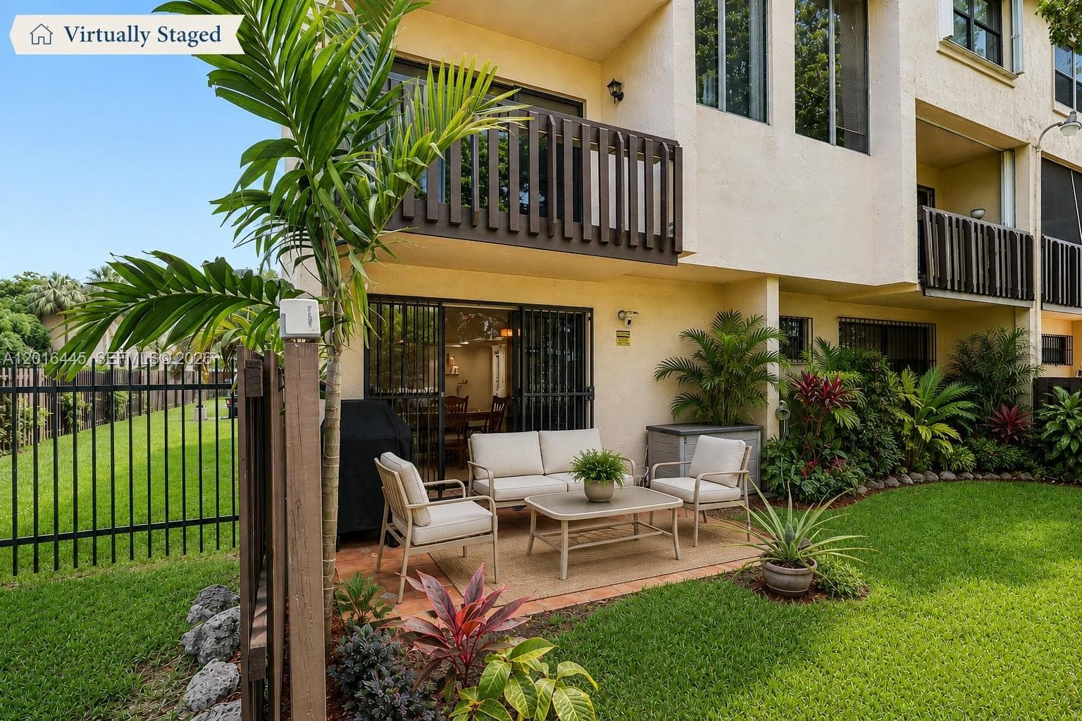 425 W Park Dr # 10, Miami FL 33172