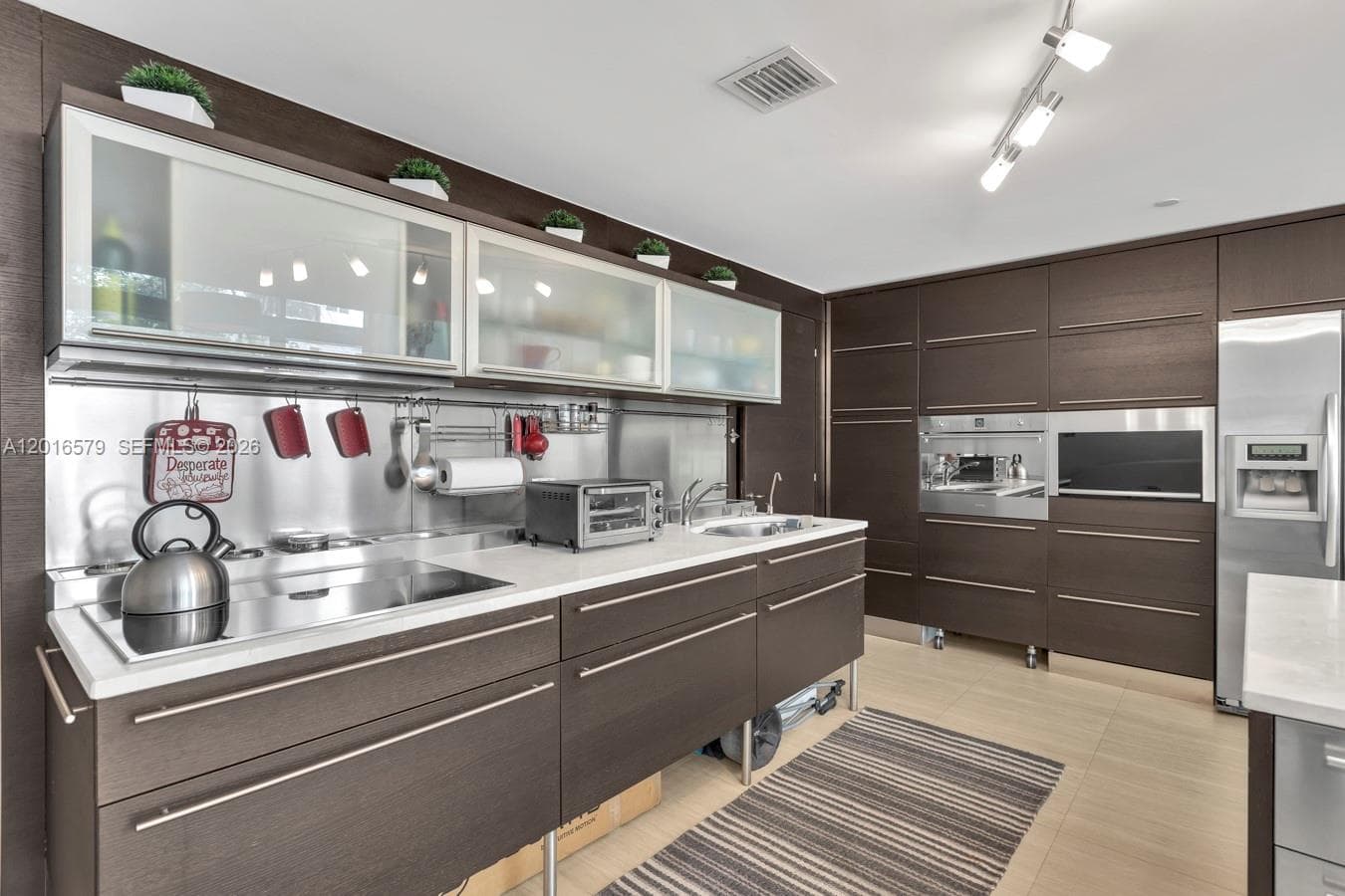 6000 Collins Ave # 129, Miami Beach FL 33140