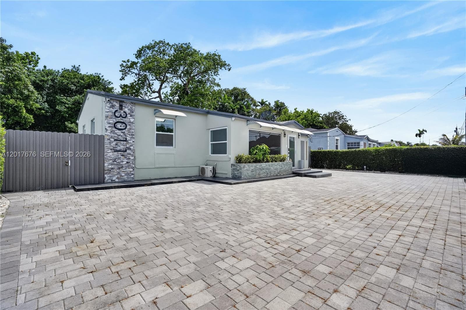 1130 NW 57th St, Miami FL 33127