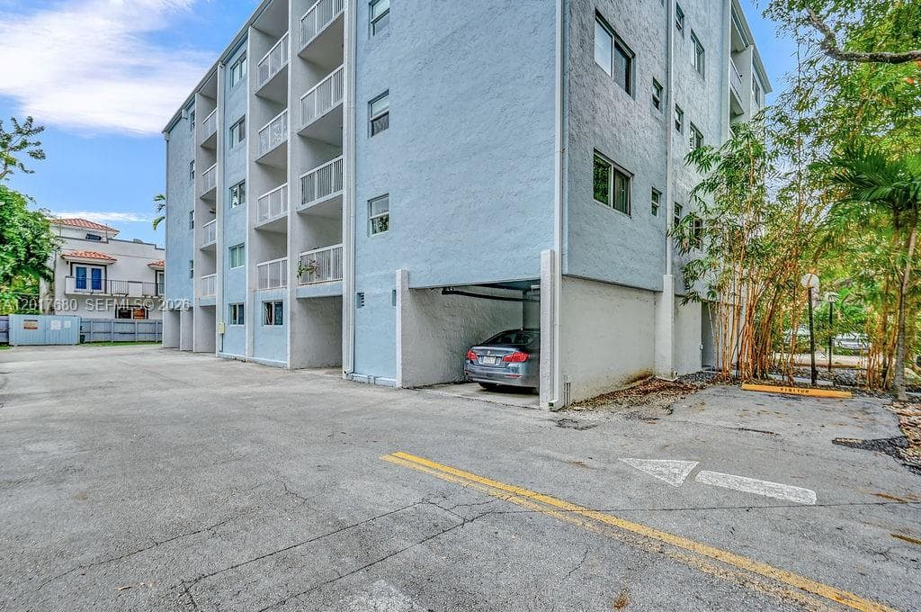 2920 SW 28th Ter # 207, Miami FL 33133
