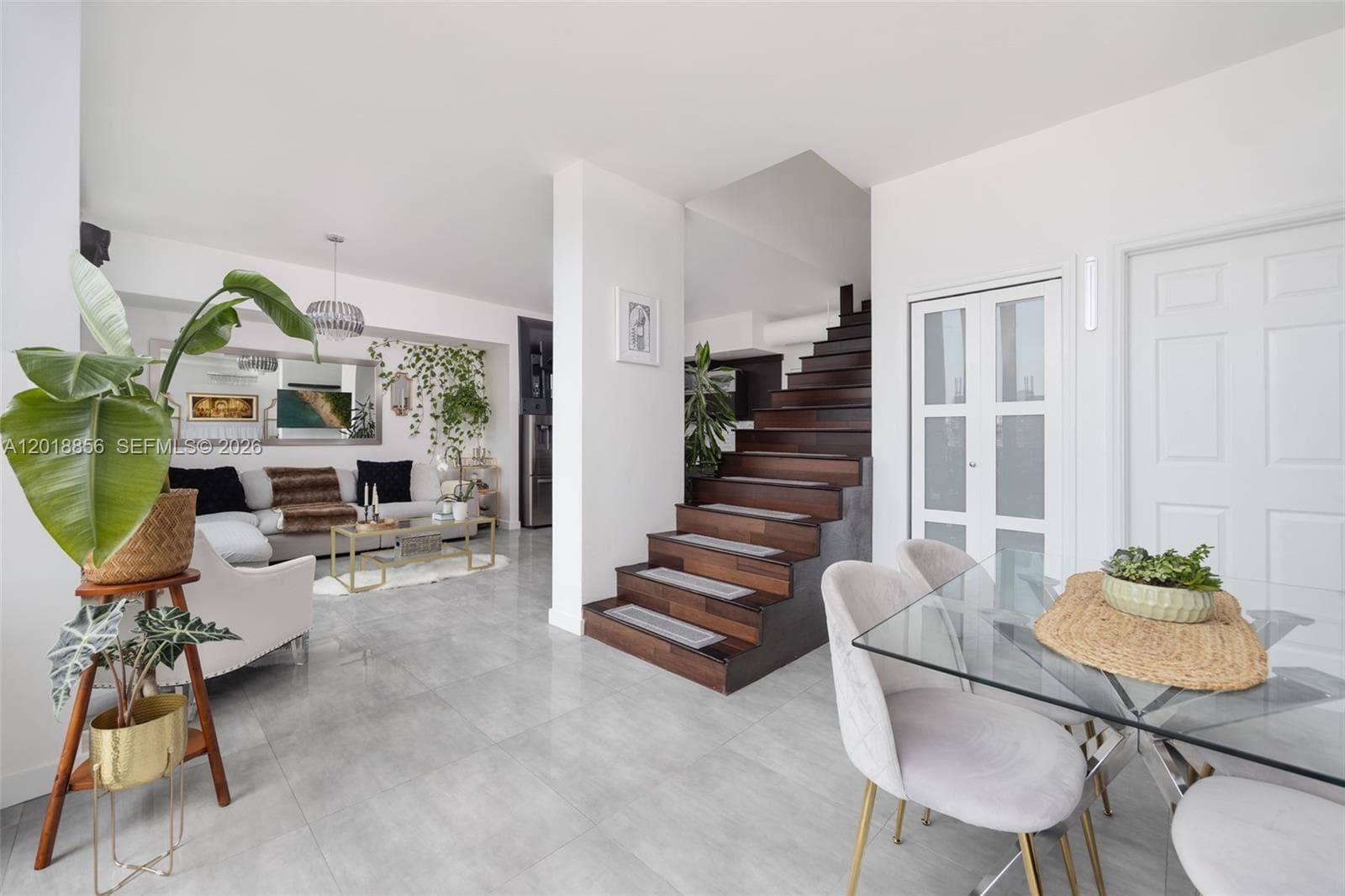 690 SW 1st Ct, Miami FL 33130