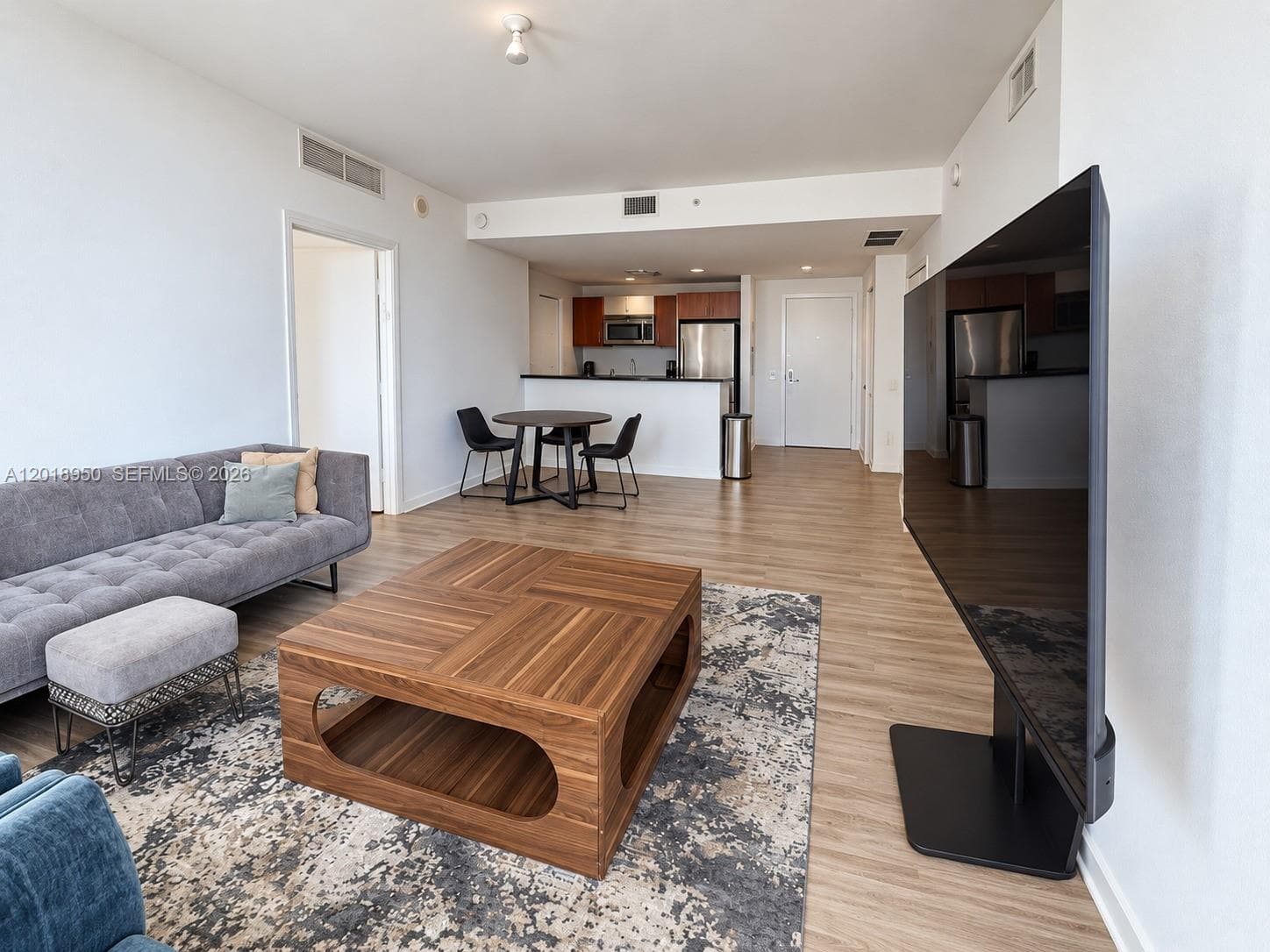 300 S Biscayne Blvd # 1606, Miami FL 33131