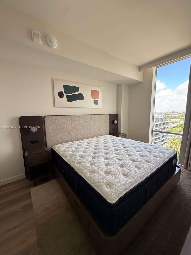 1611 SW 2nd ave # 911, Miami FL 33129