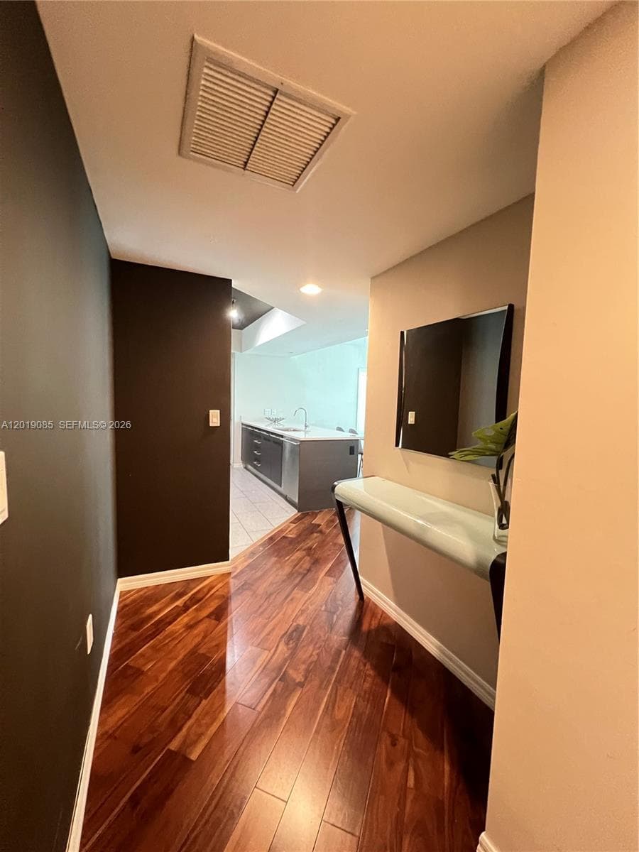 55 SE 6th St # 3305, Miami FL 33131