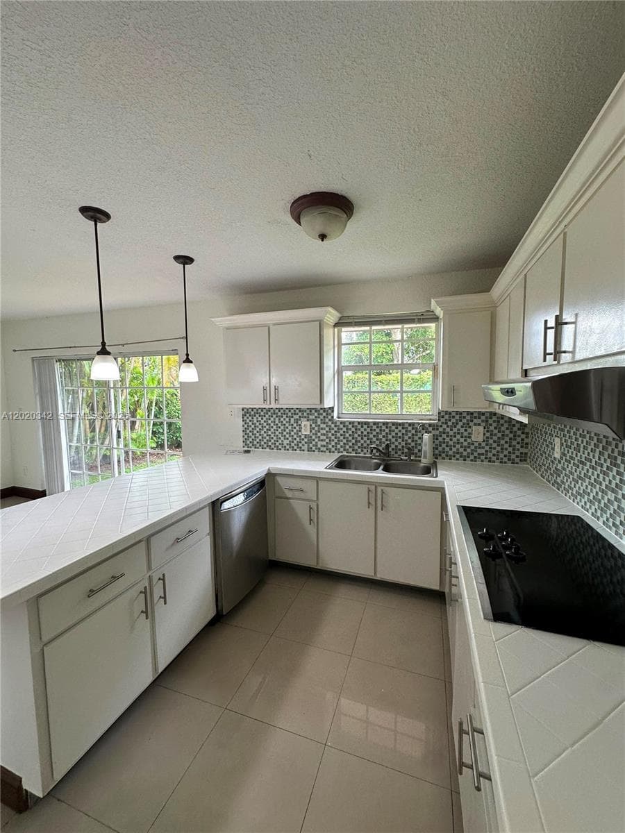 10120 SW 127th Ave, Miami FL 33186