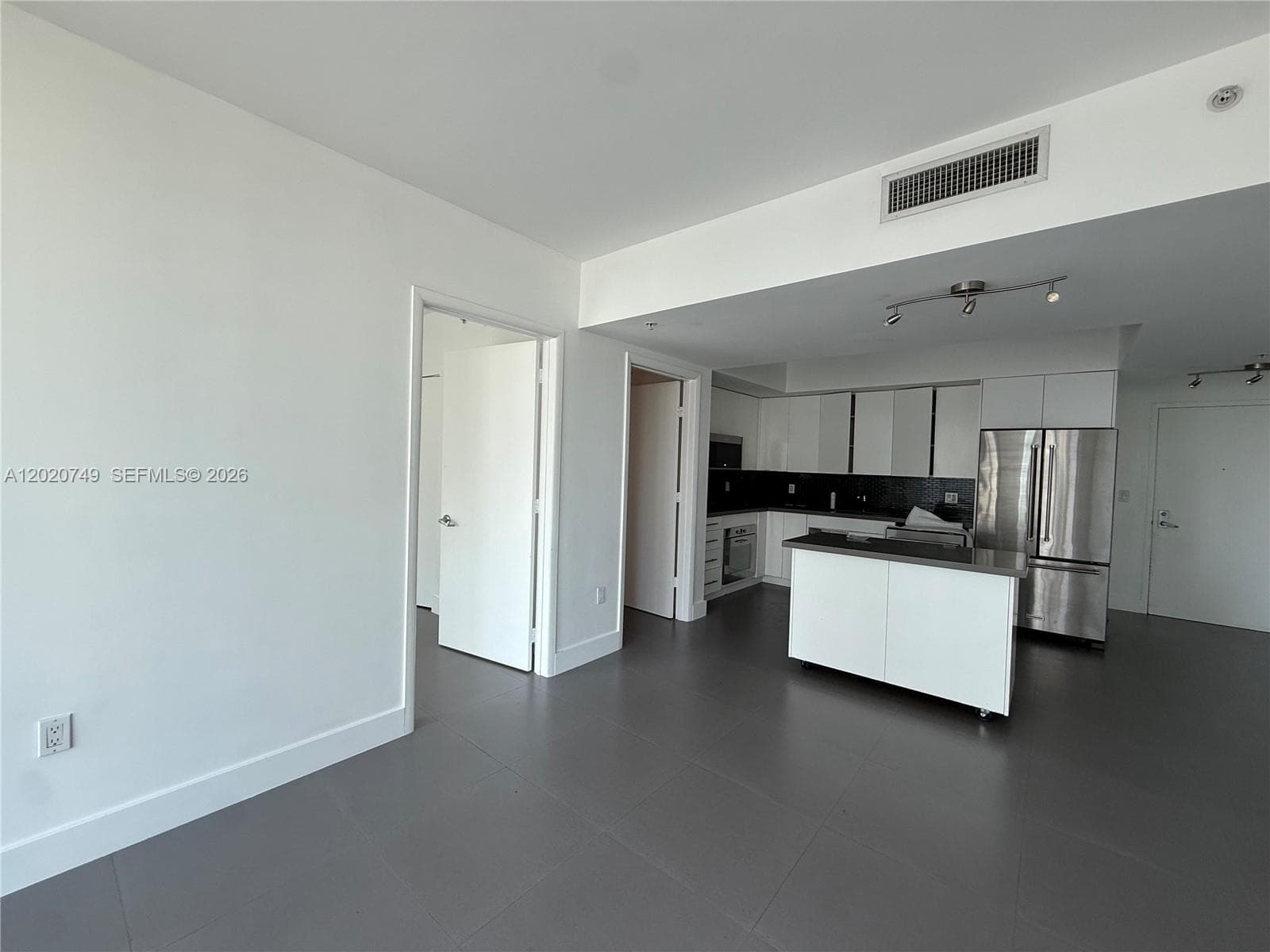 92 SW 3rd St # 1804, Miami FL 33130
