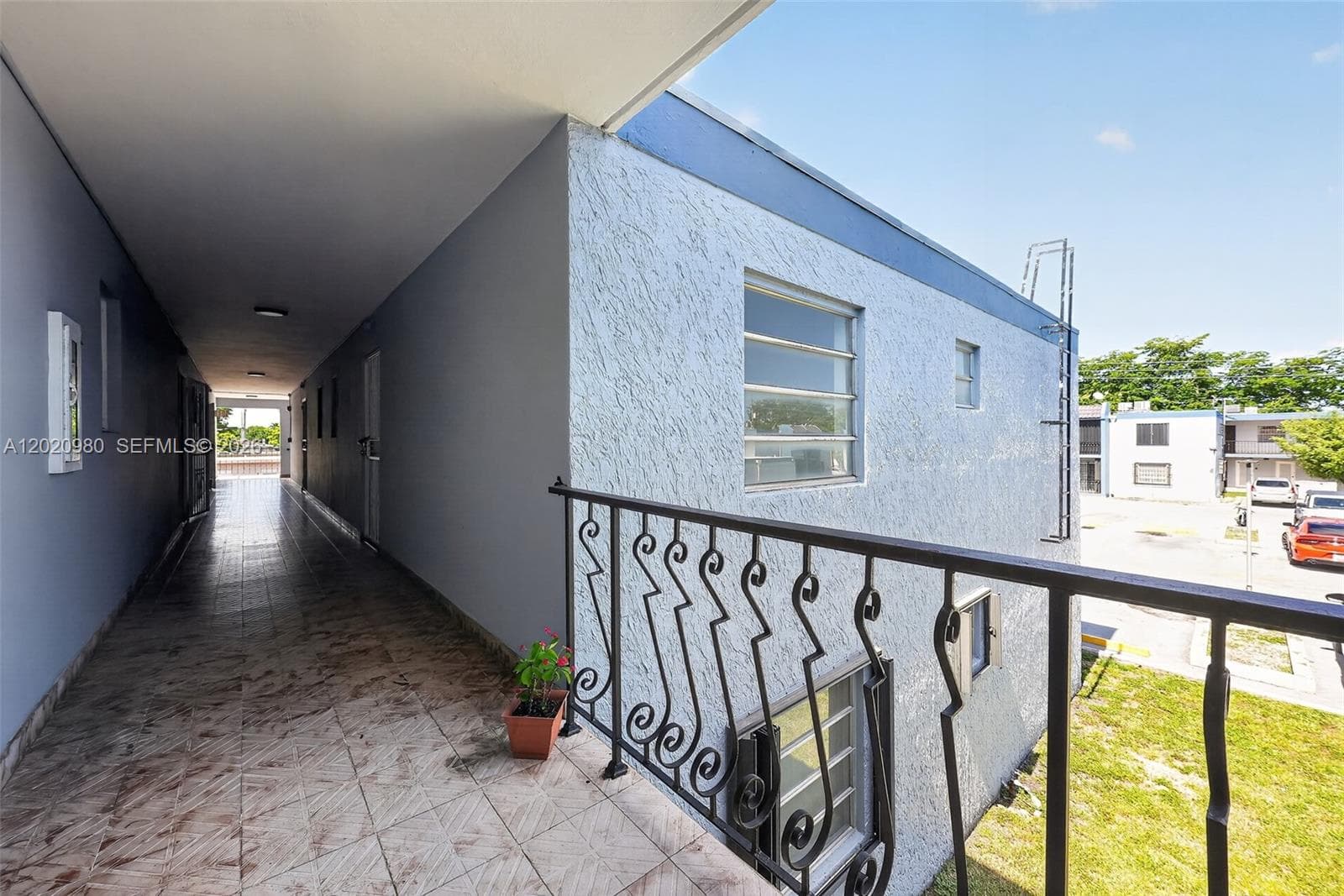 145 SW 30TH CT # B208, Miami FL 33135