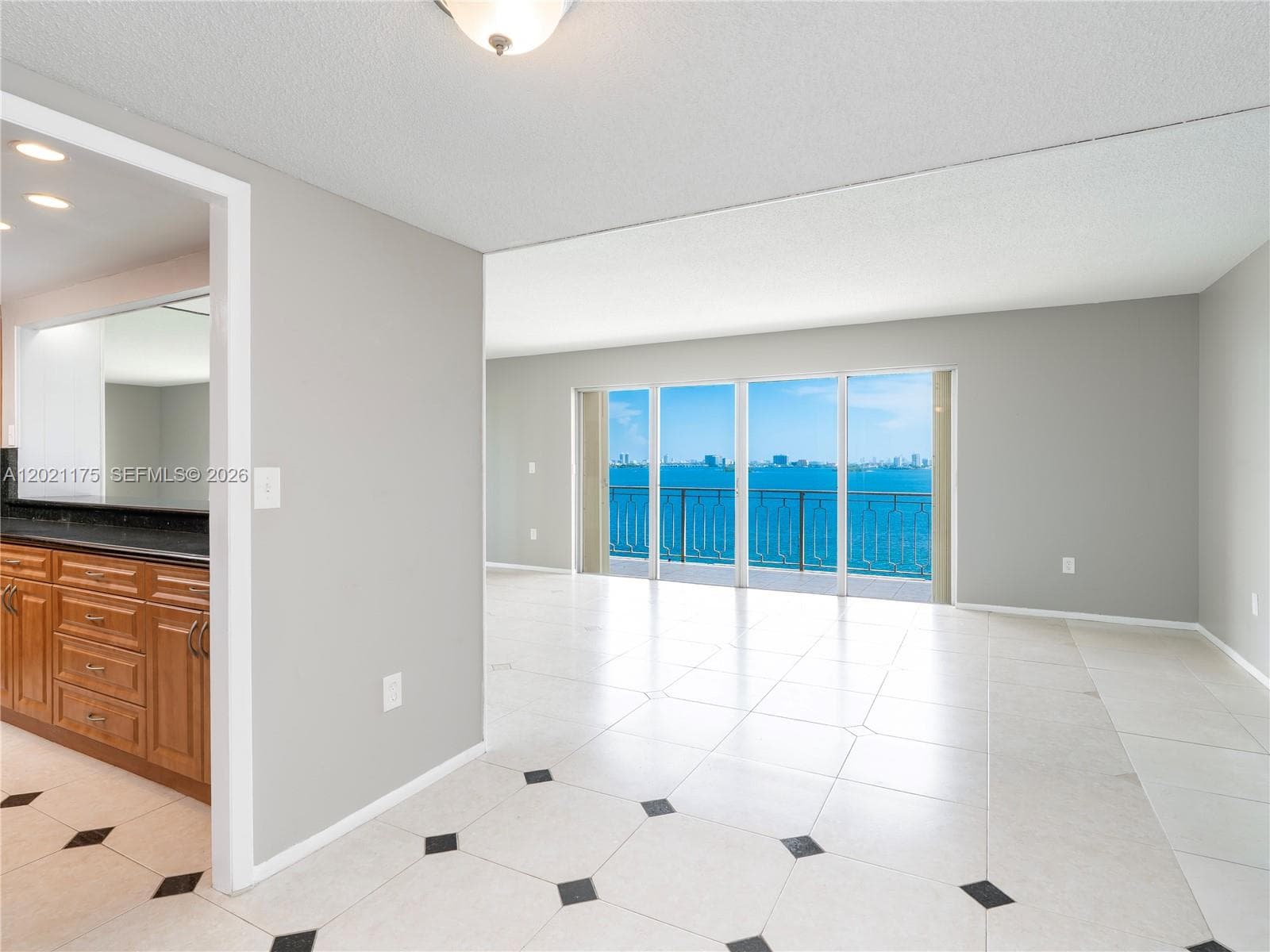 11111 Biscayne Blvd # 912, Miami FL 33181