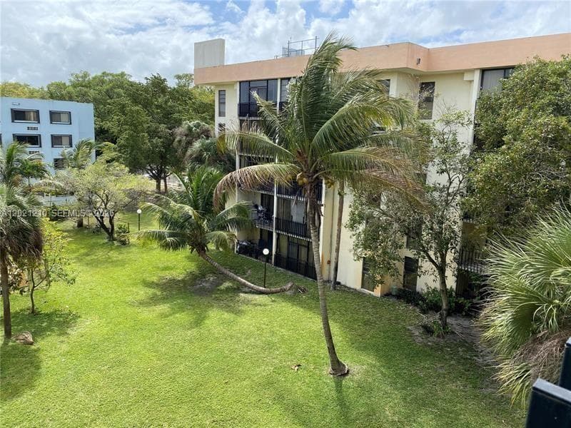 650 NE 149th St # 407A, Miami FL 33161