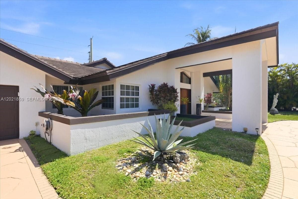 9665 SW 136th St, Miami FL 33176
