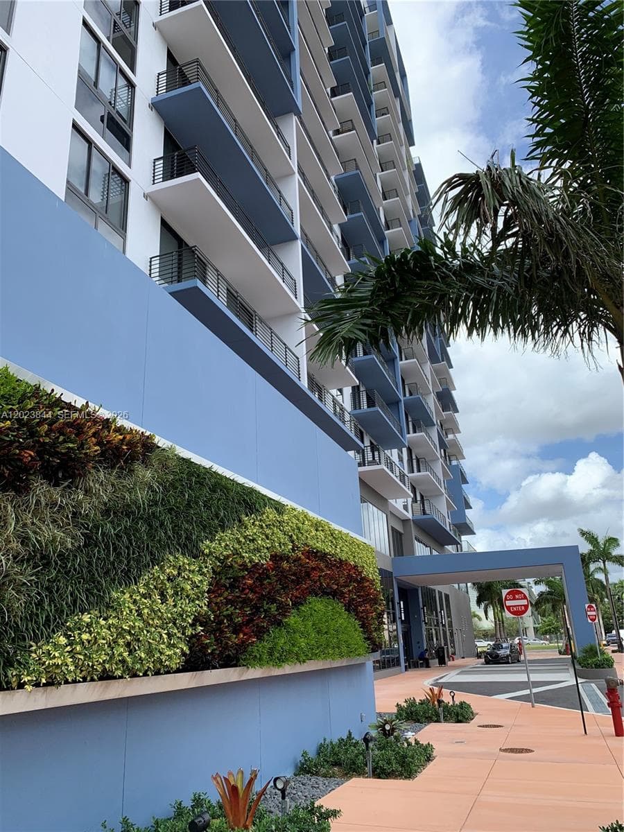 5350 NW 84 Ave # 1601, Doral FL 33166