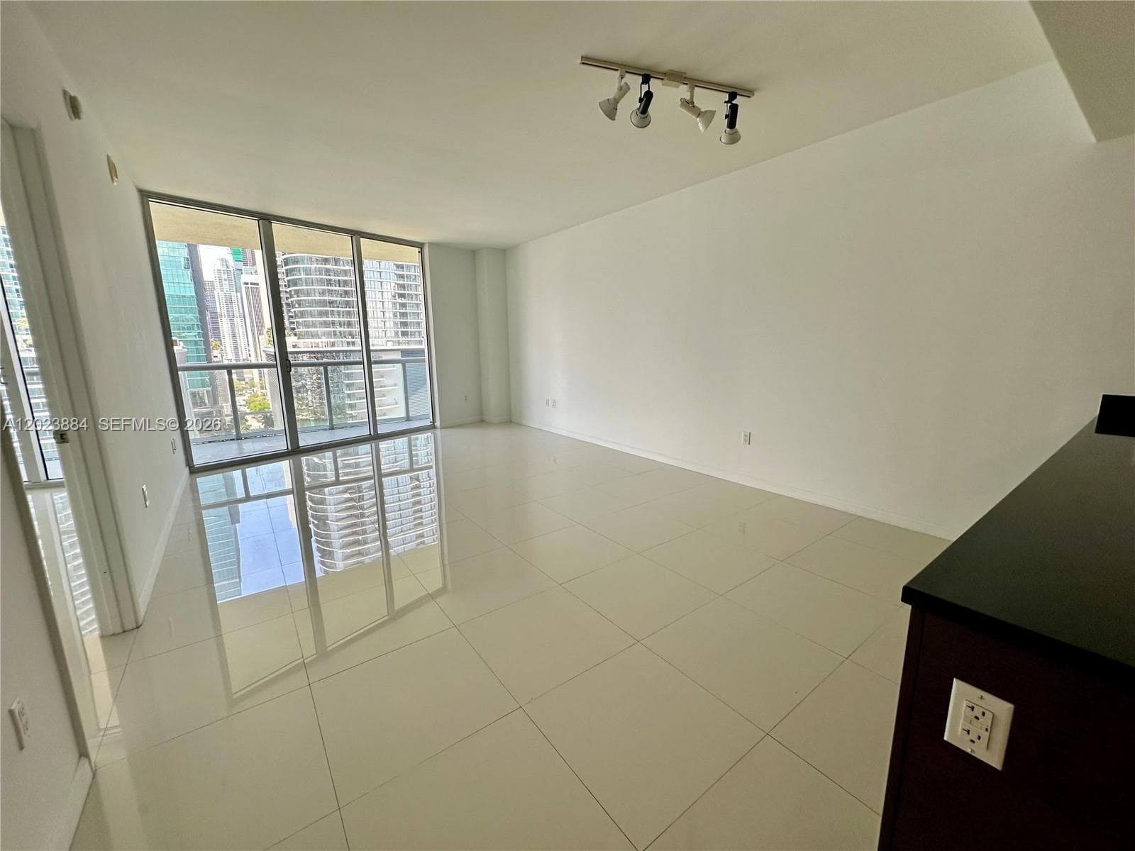 475 Brickell Avenue # 1614, Miami FL 33131
