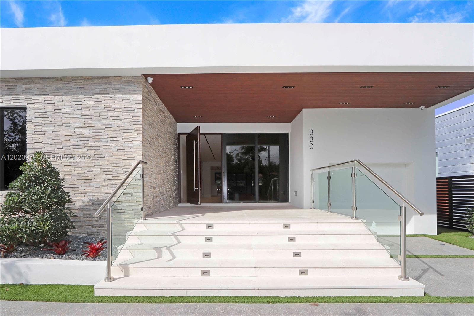 330 SW 19th Rd, Miami FL 33129