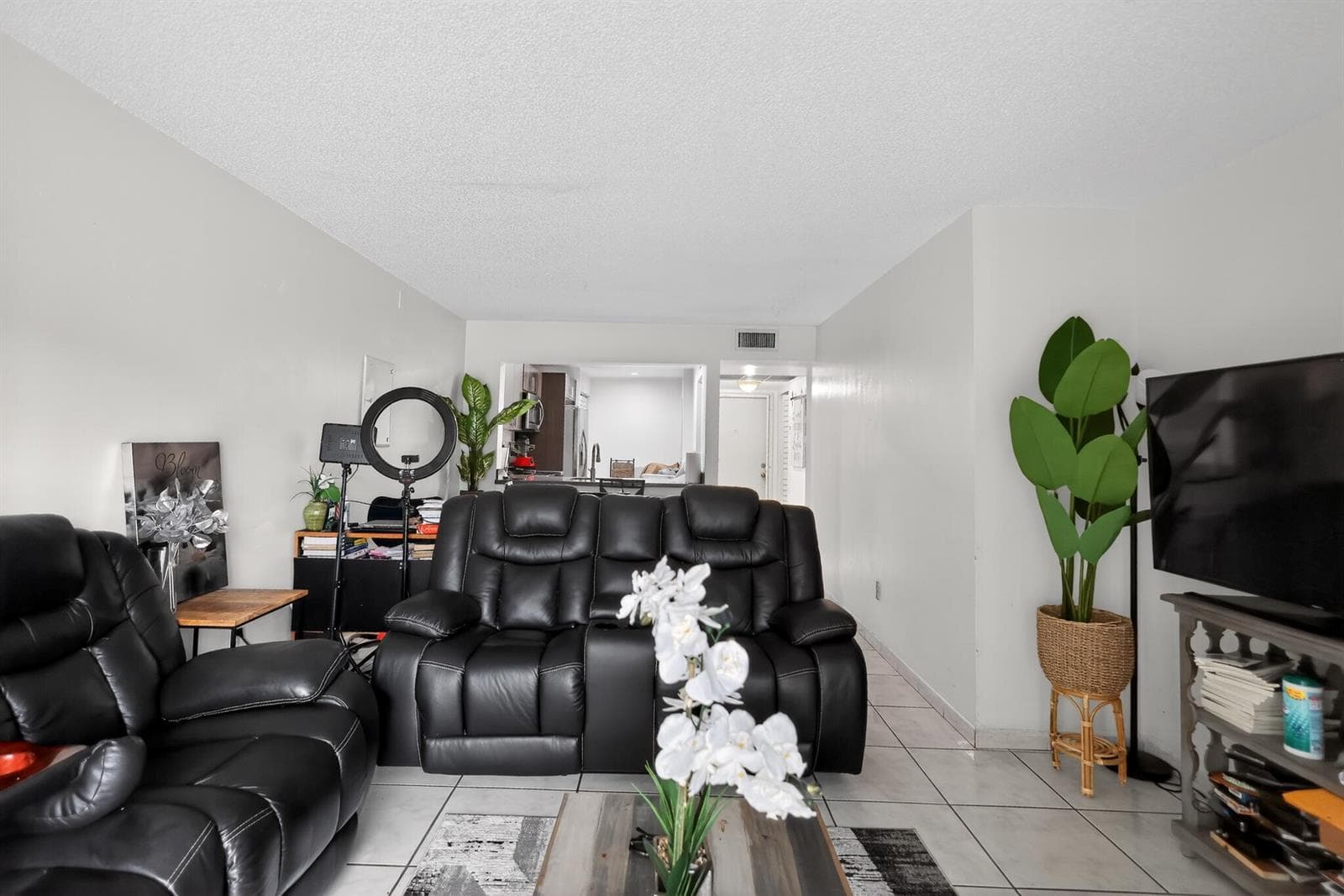 20805 NE 8th Court # 21, Miami FL 33179