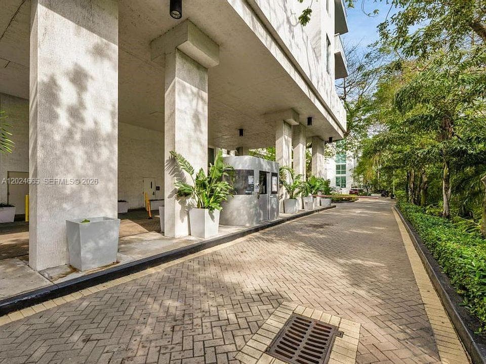 1861 NW S River Dr # 2008, Miami FL 33125
