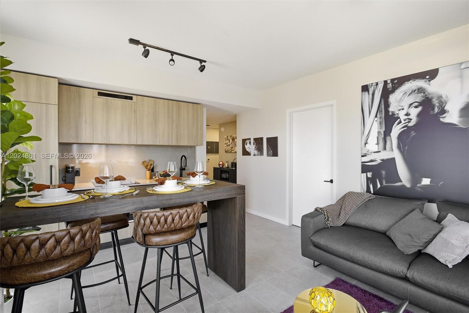 121 NE 5th St # 1712, Miami FL 33132