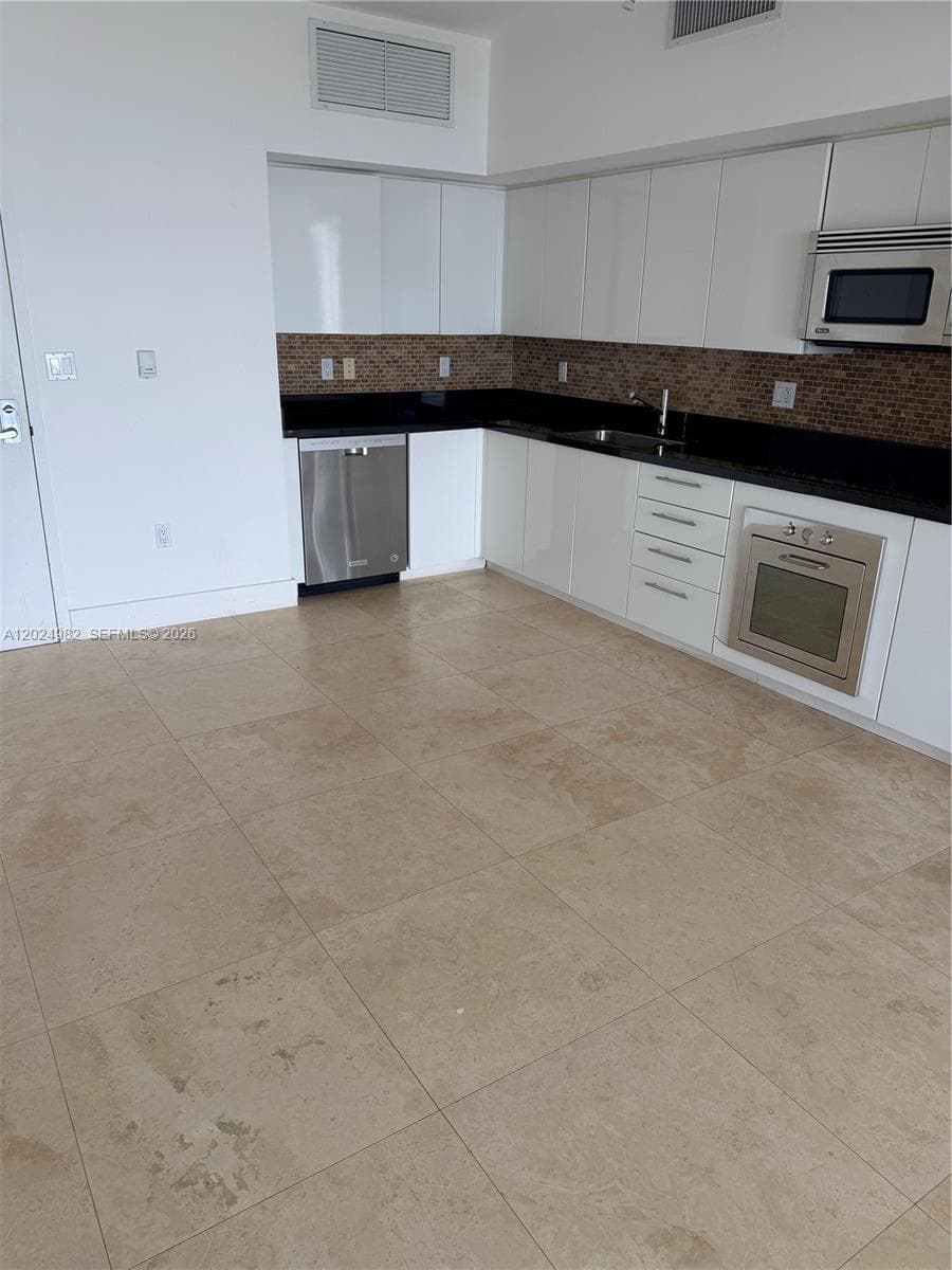 92 SW 3rd St # 3909, Miami FL 33130