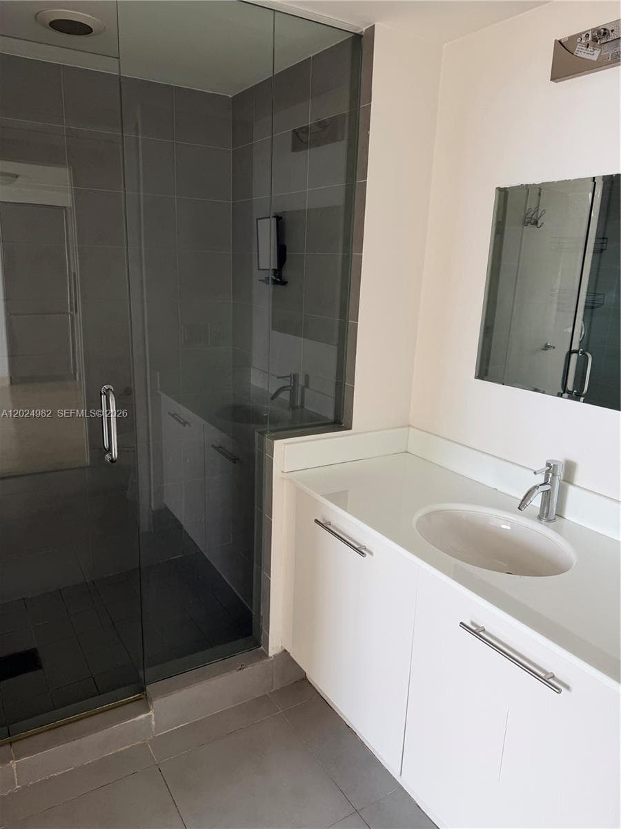 92 SW 3rd St # 3909, Miami FL 33130