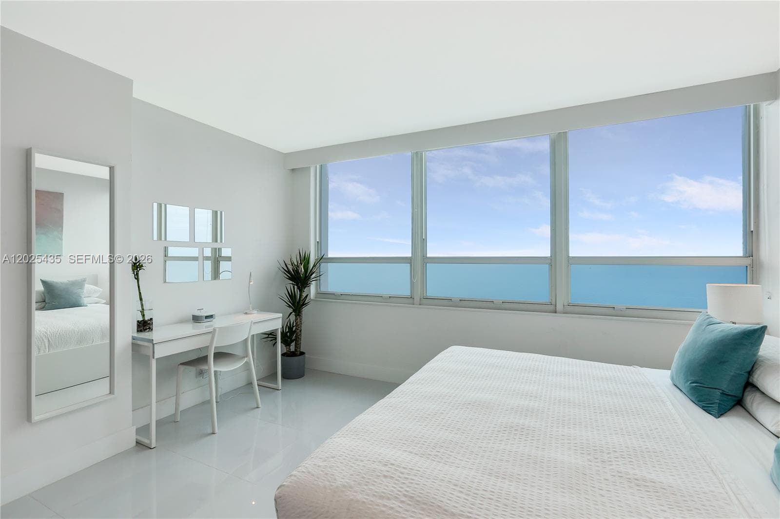 5445 Collins av, Miami Beach FL 33140