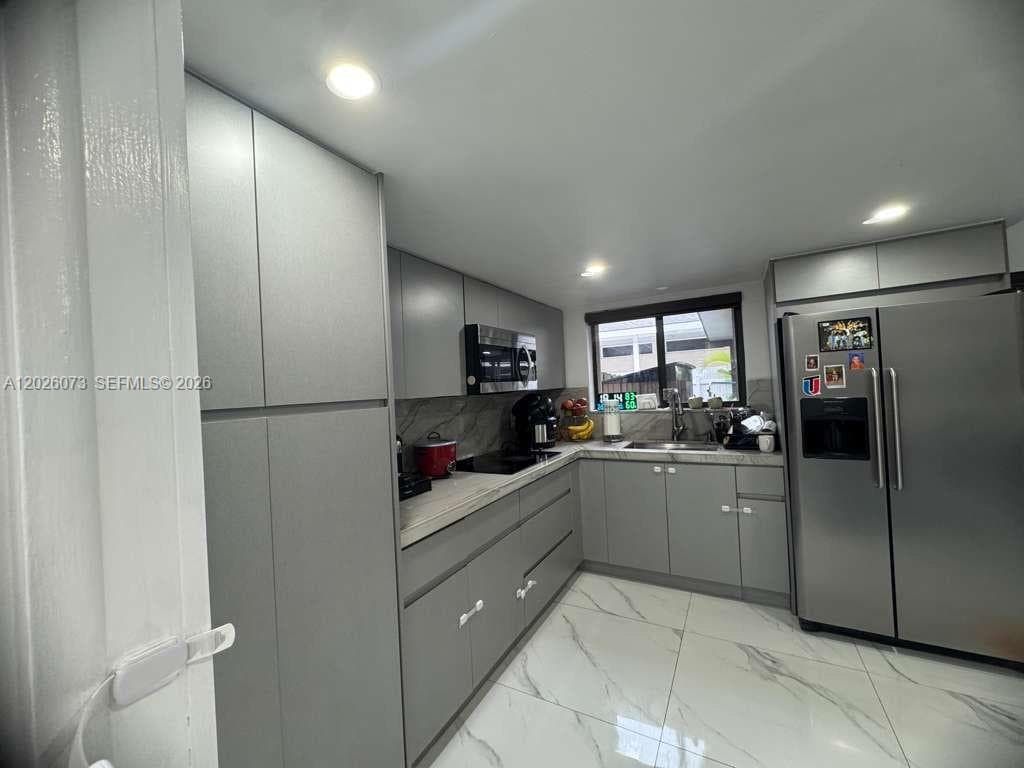 8430 NW 8th St # B11, Miami FL 33126