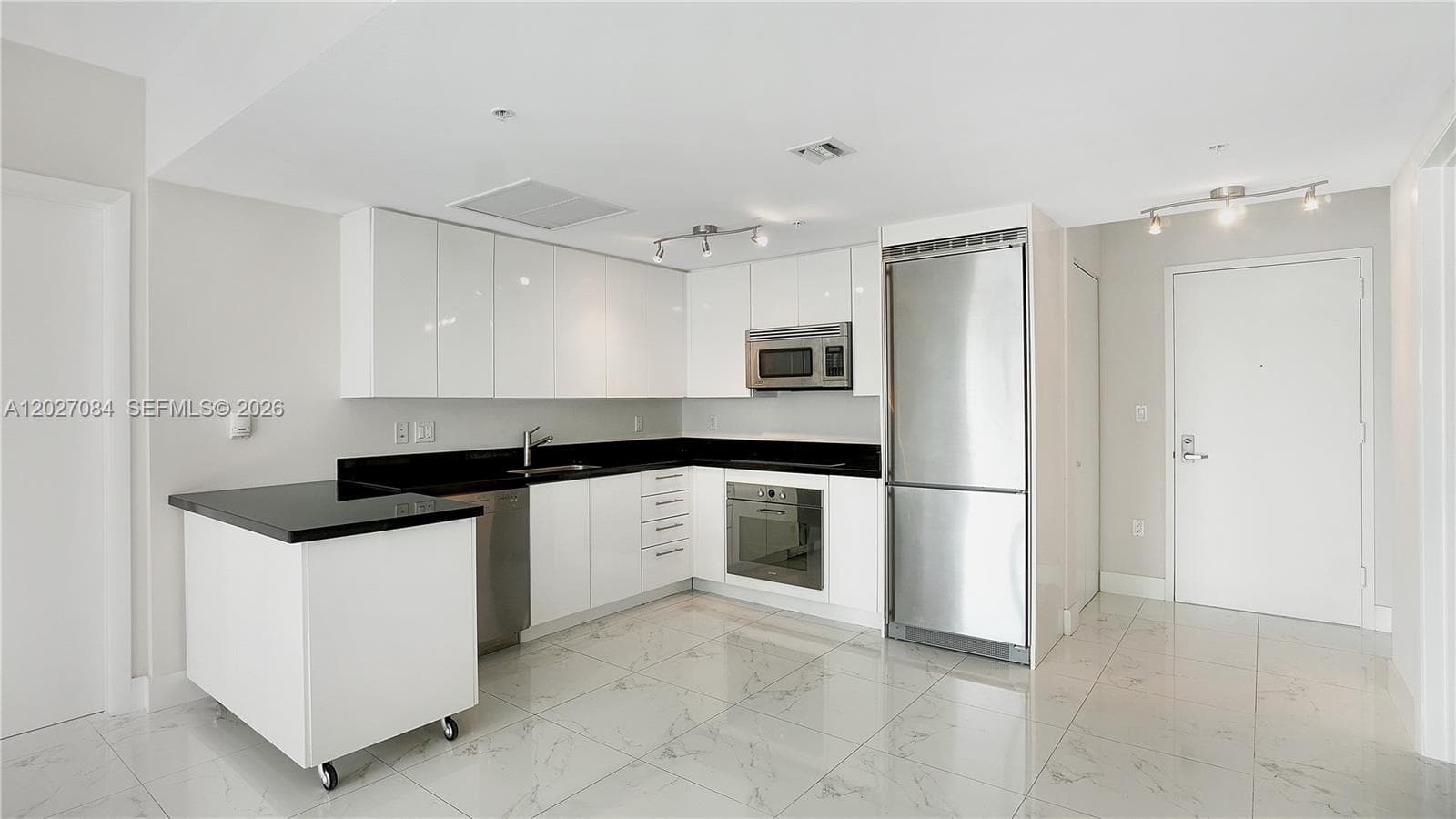 92 SW 3rd St # 1803, Miami FL 33130