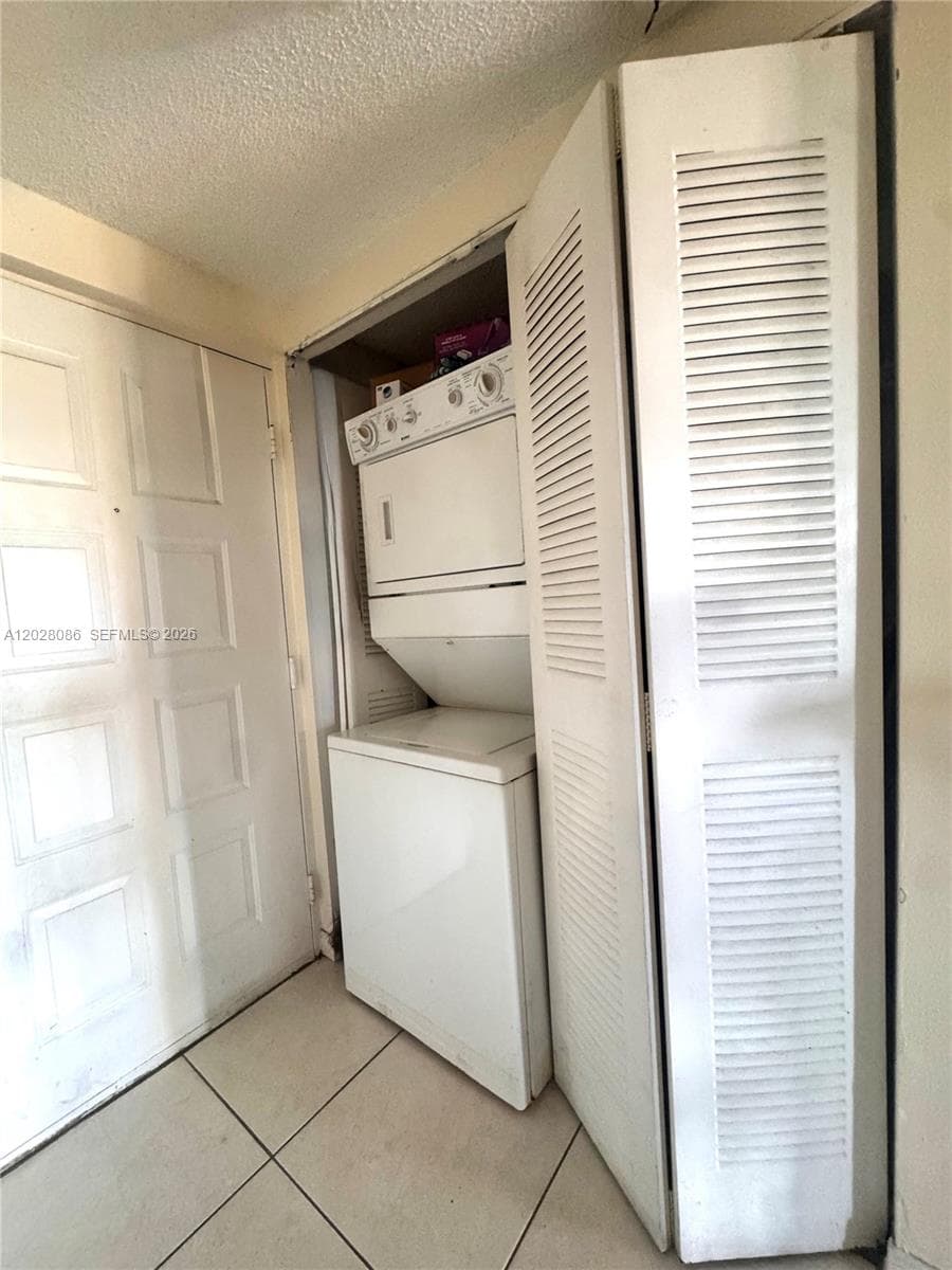 8290 Lake Dr # 506, Doral FL 33166