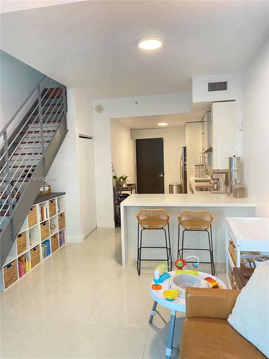 60 SW 13th St # 2212, Miami FL 33130