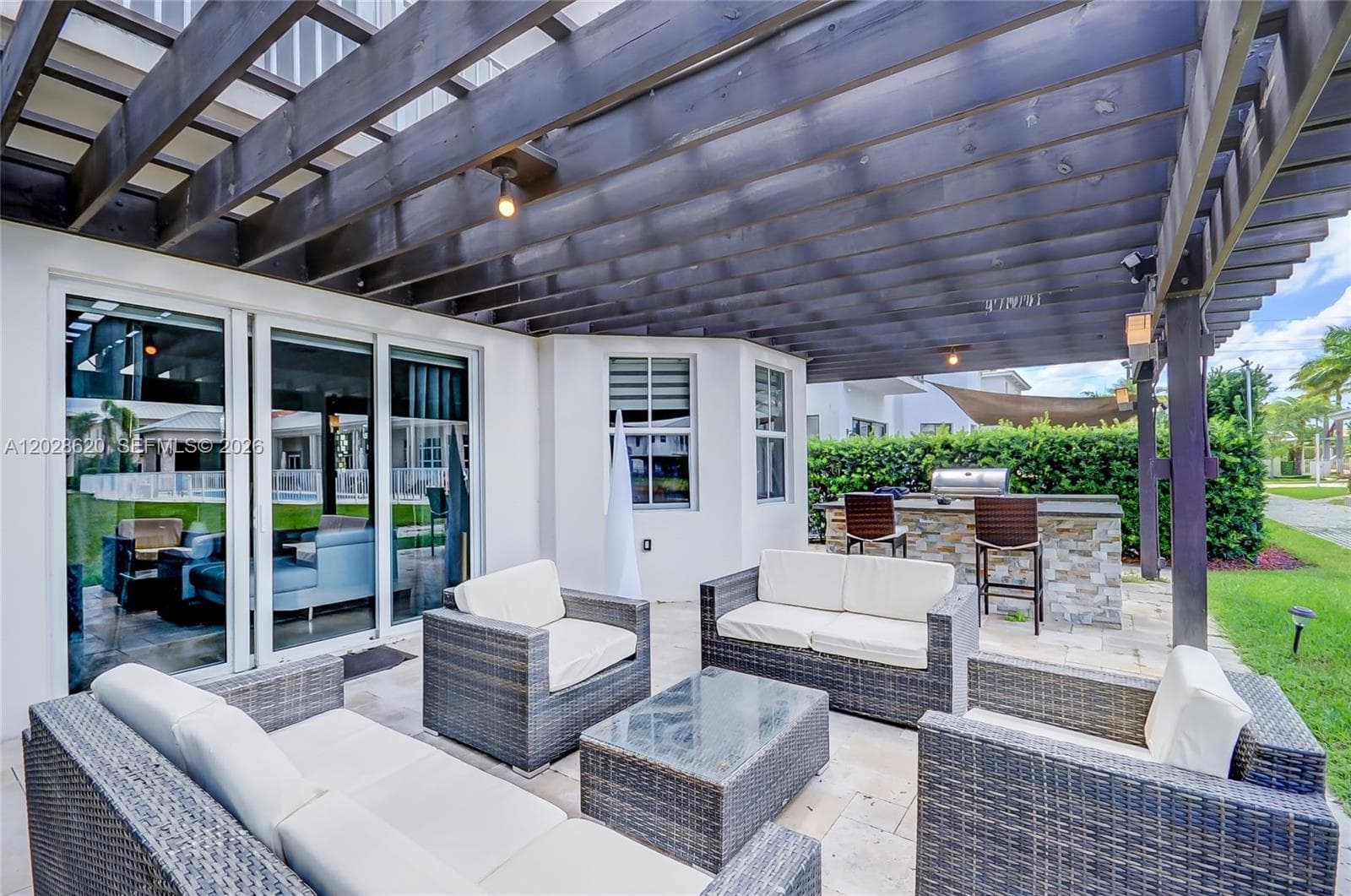 10555 NW 69th Ter, Doral FL 33178