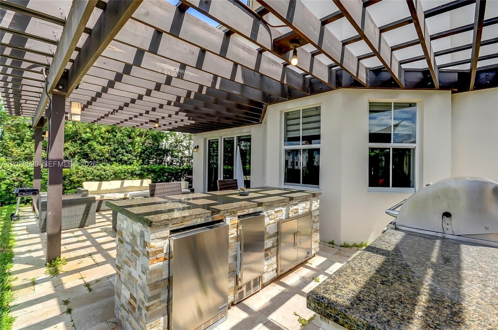 10555 NW 69th Ter, Doral FL 33178