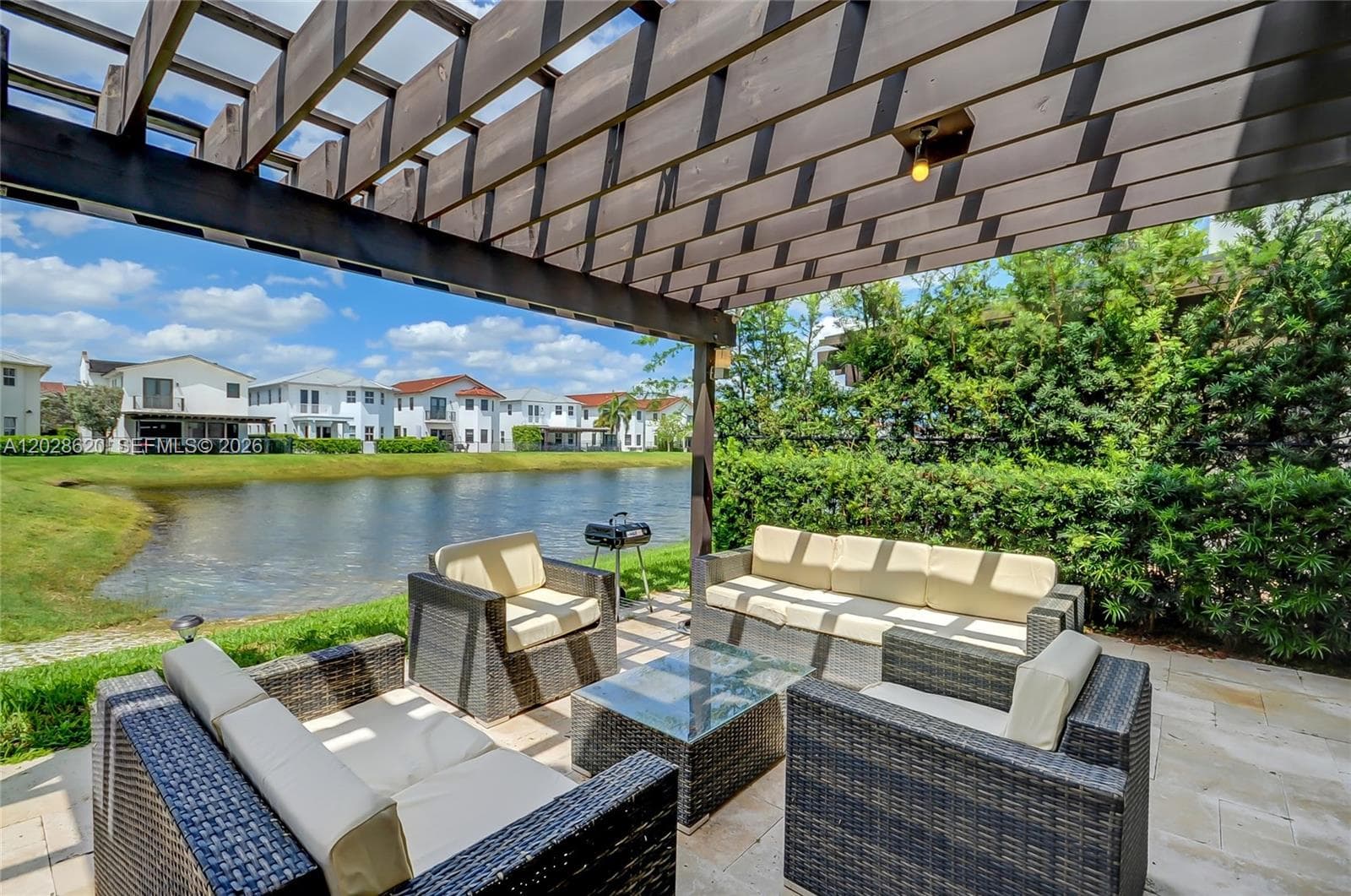10555 NW 69th Ter, Doral FL 33178