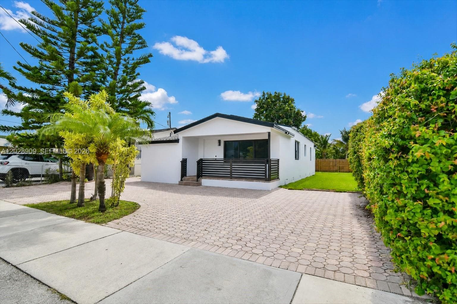 85 SW 30th Ave, Miami FL 33135
