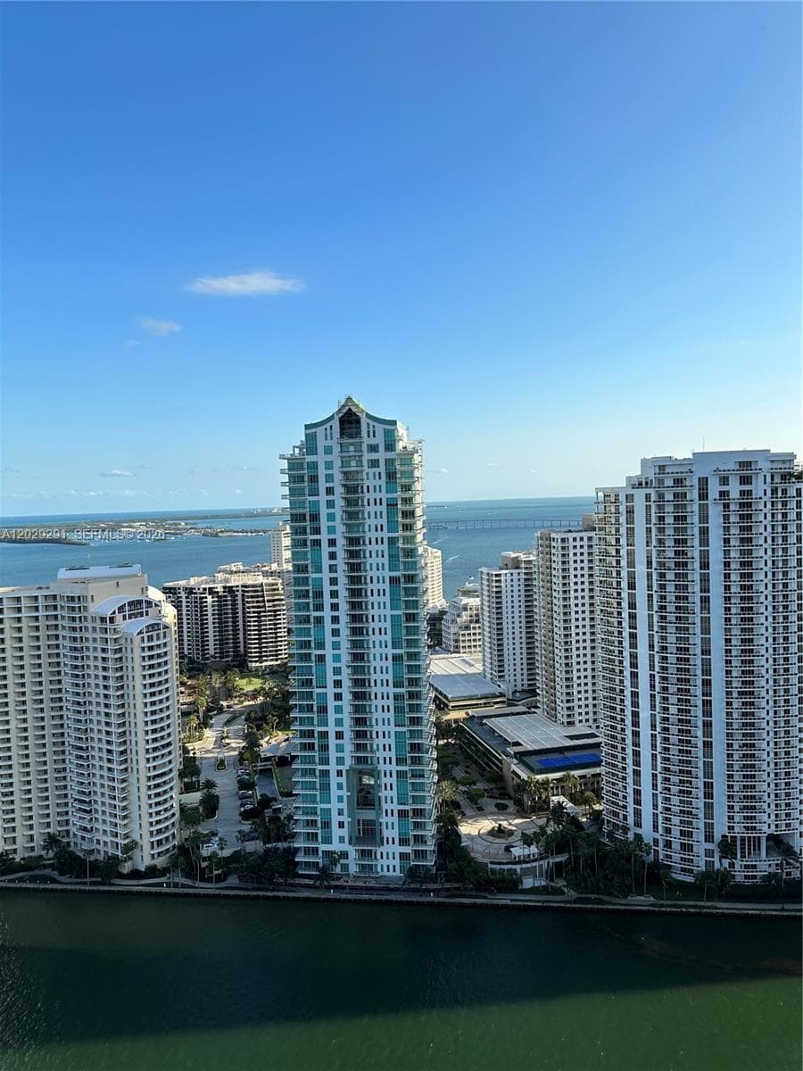 325 S Biscayne Blvd # 4119, Miami FL 33131
