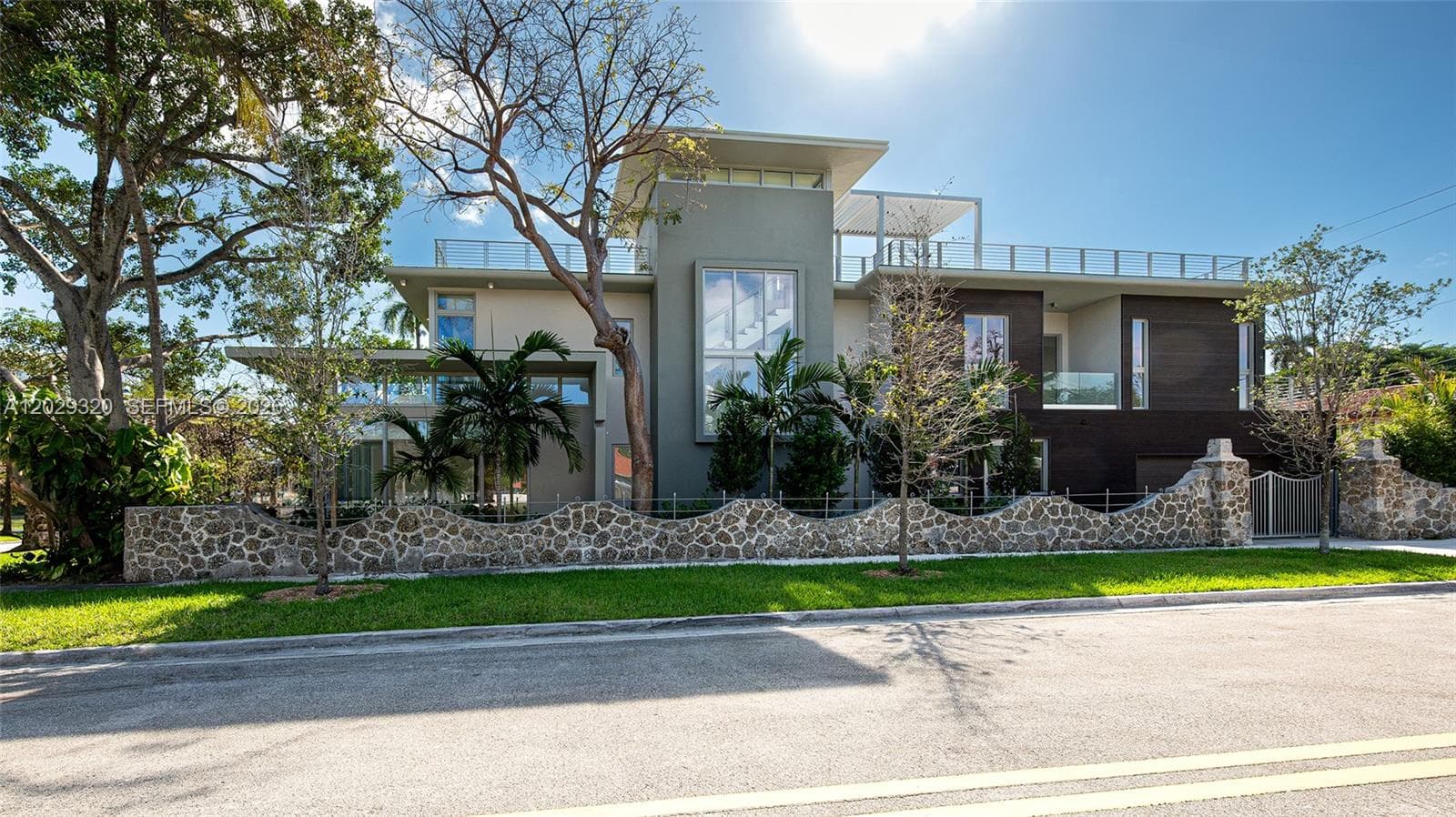2100 S Miami Ave, Miami FL 33129