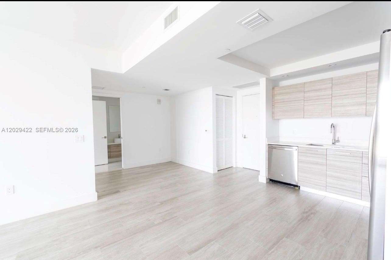121 NE 34th St # 1412, Miami FL 33137