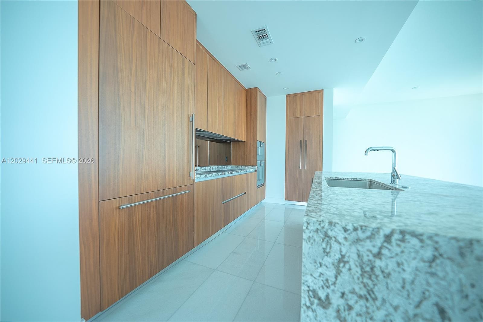 175 SE 25th Rd # 2103, Miami FL 33129