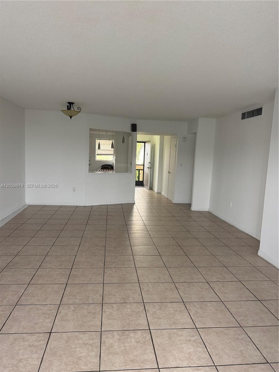 1710 NE 191st St # 3, Miami FL 33179