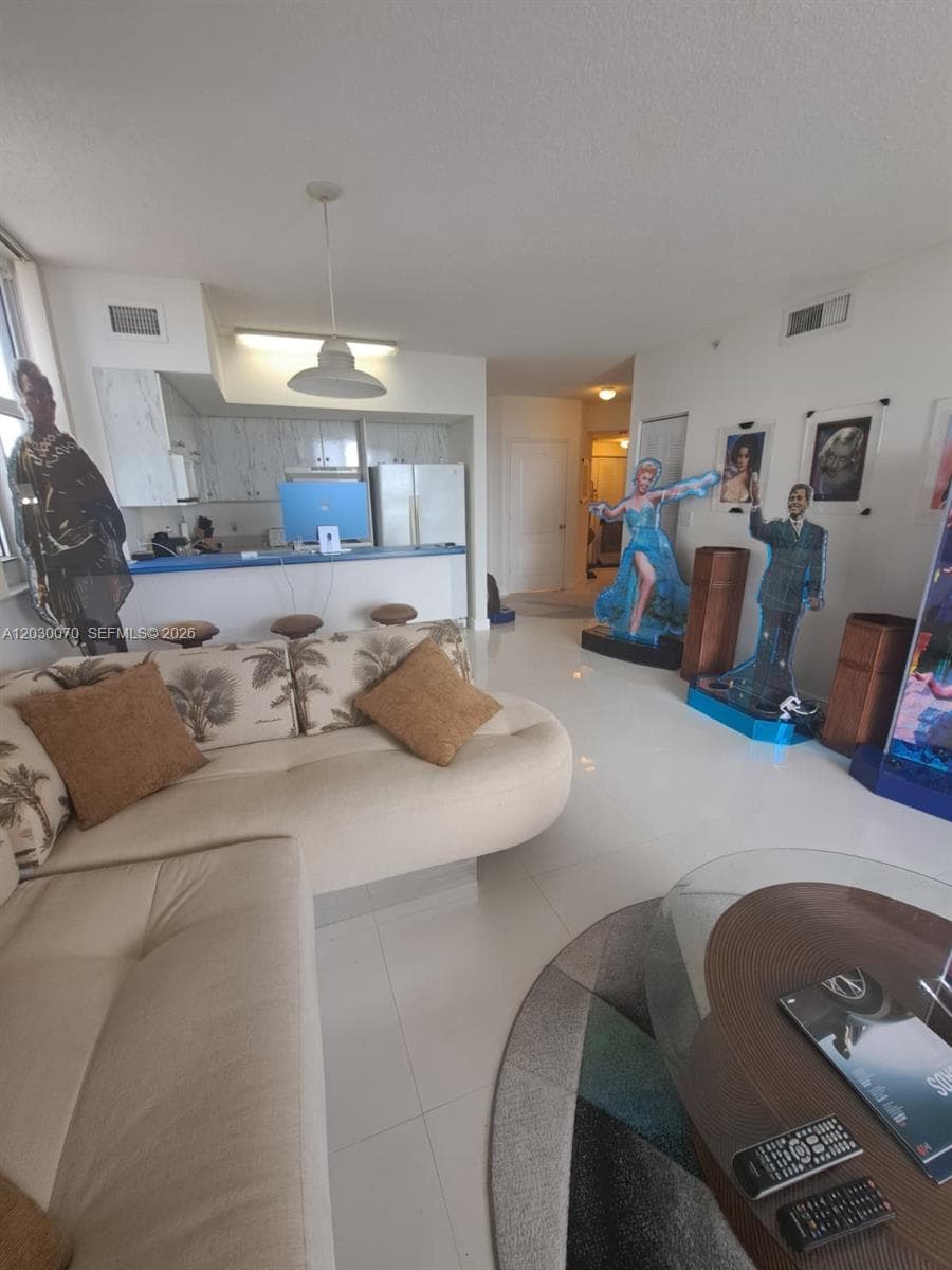 5085 NW 7th St # 602, Miami FL 33126