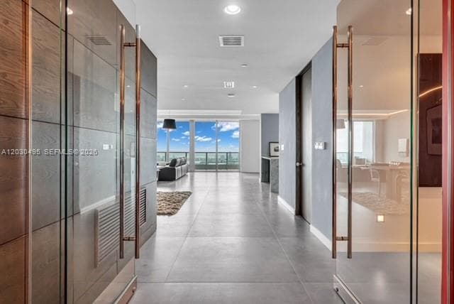 900 Biscayne Blvd, Miami FL 33132