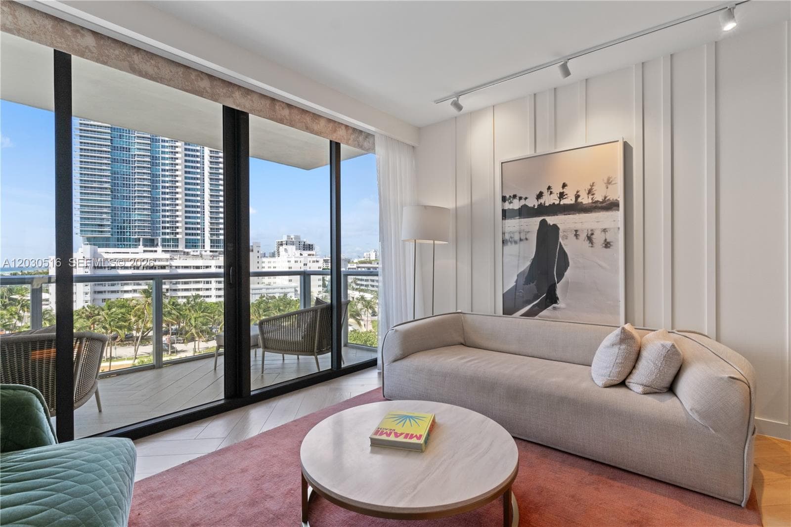 2201 Collins Ave # 707, Miami Beach FL 33139