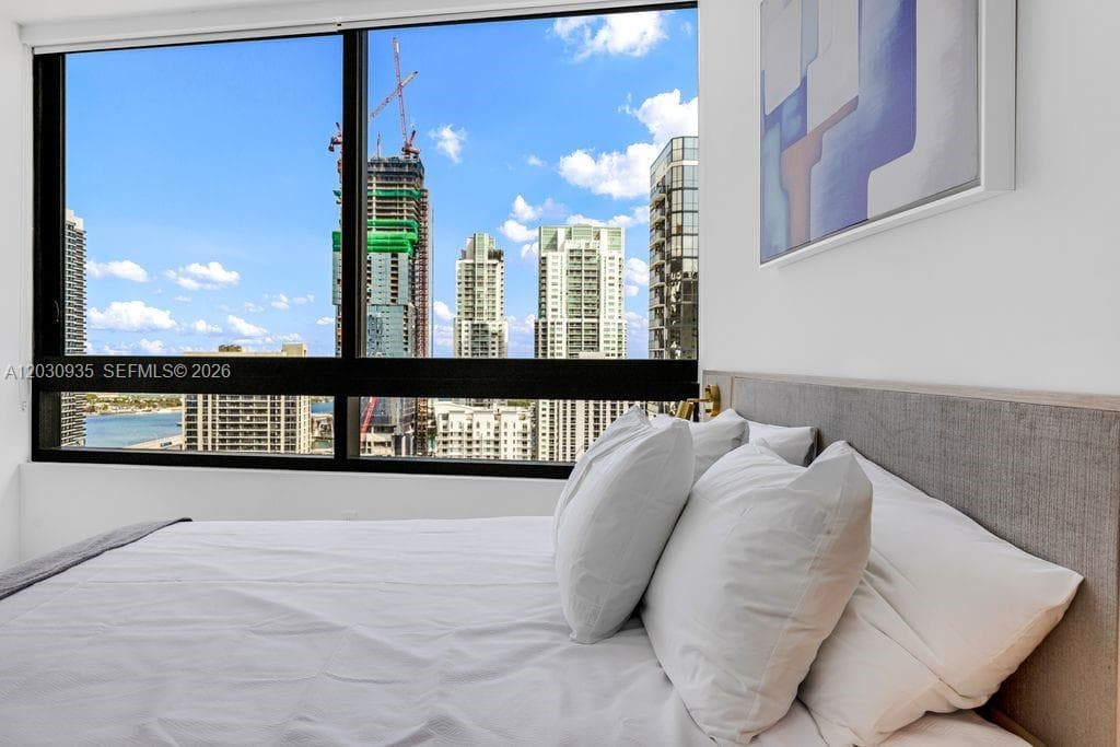 225 N Miami Ave # 3507, Miami FL 33128