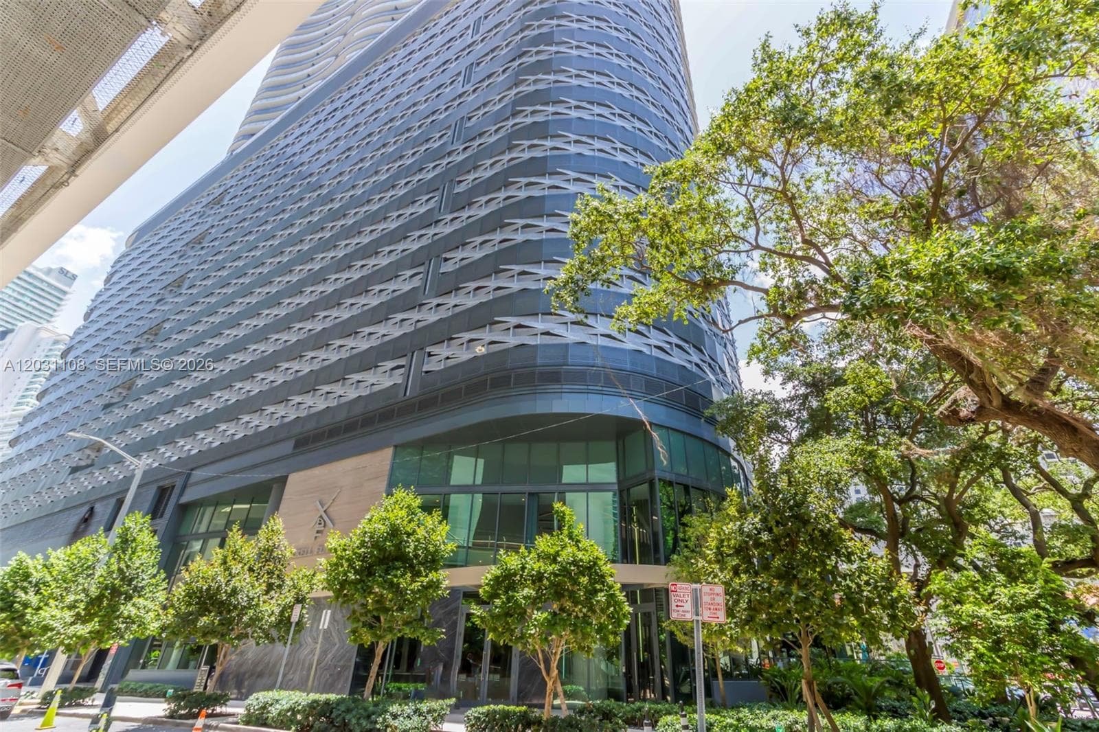 1000 Brickell Plz # 4609, Miami FL 33131