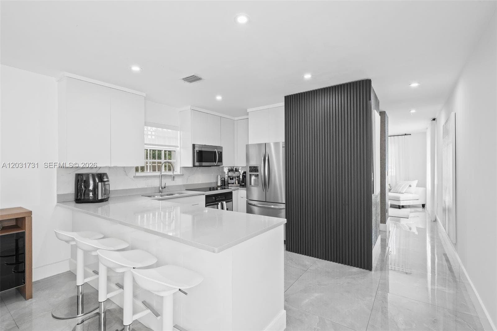 2752 SW 11th St, Miami FL 33135