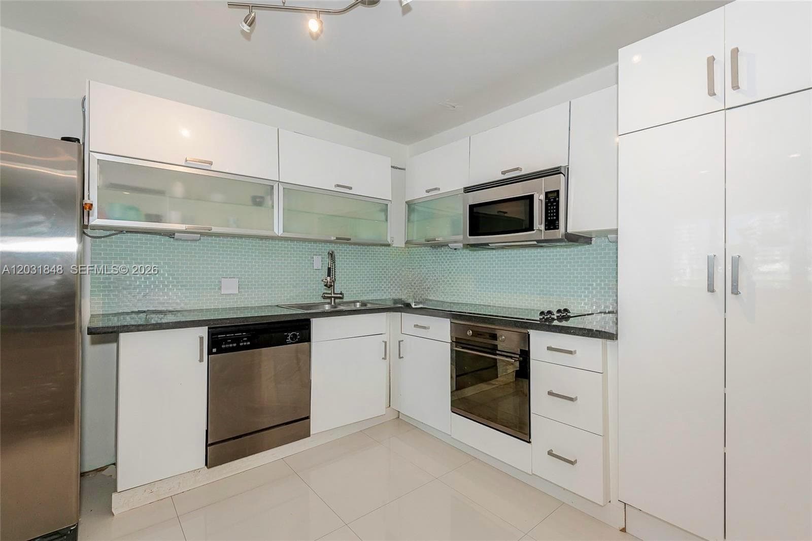 900 Bay Dr # 122, Miami Beach FL 33141