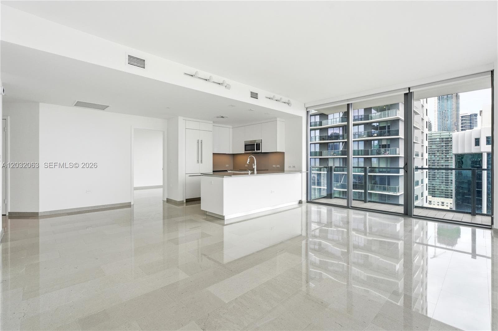 88 SW 7th St # 2302, Miami FL 33130