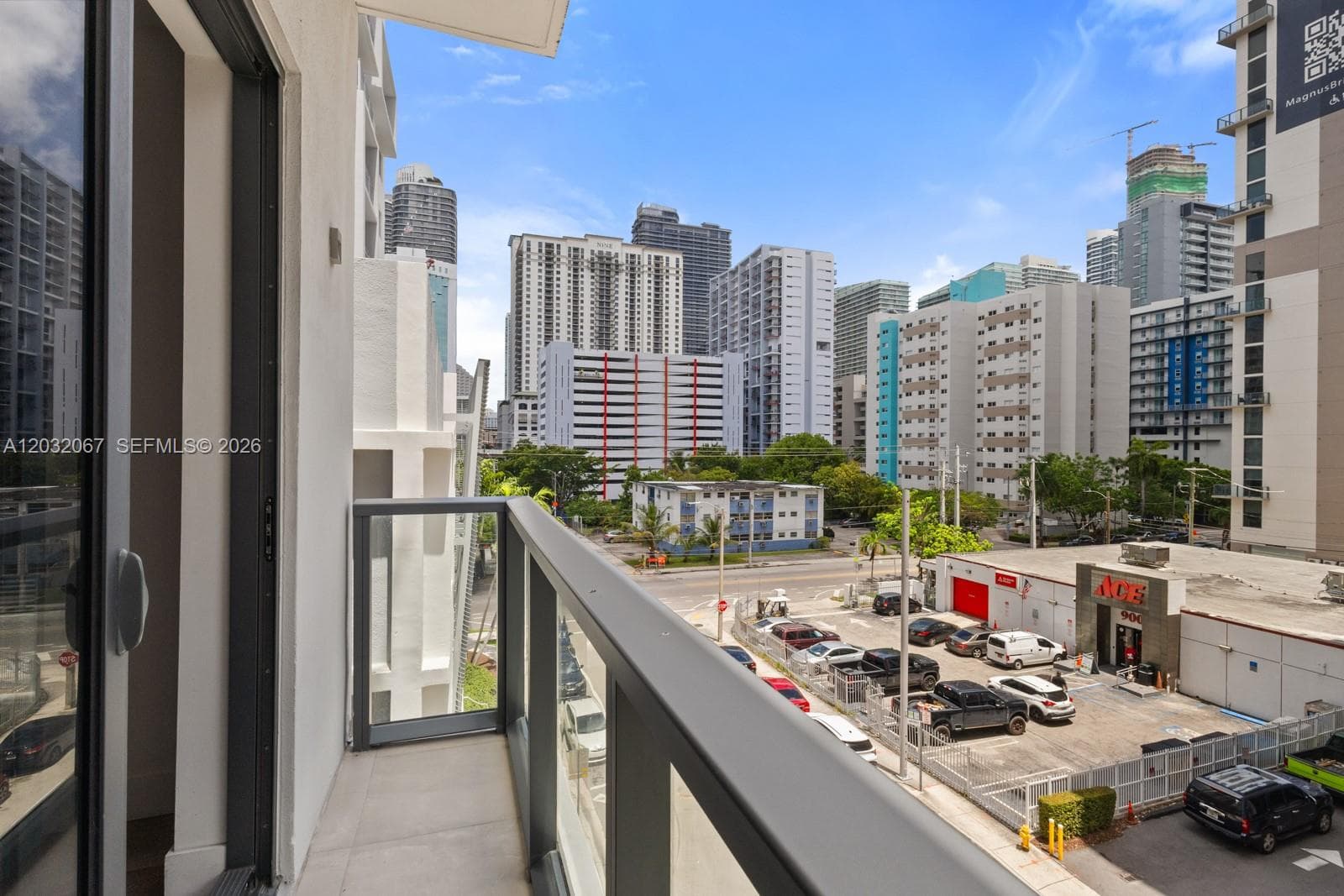239 SW 9TH St # 301, Miami FL 33130